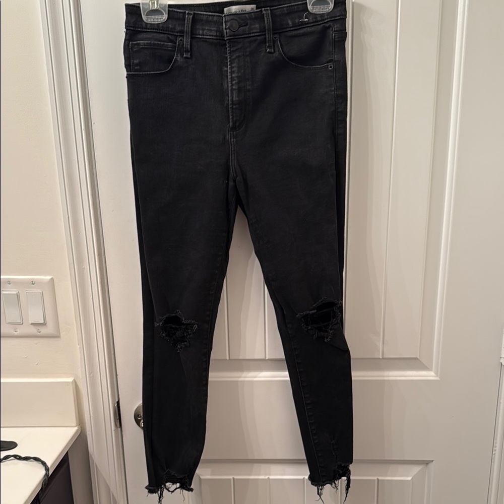 Abercrombie Distressed Black Women's Jeans - Size 6S